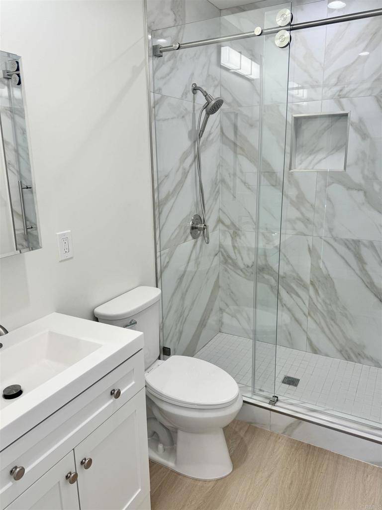 Glendale, CA 91202,1235 N Brand BLVD #5