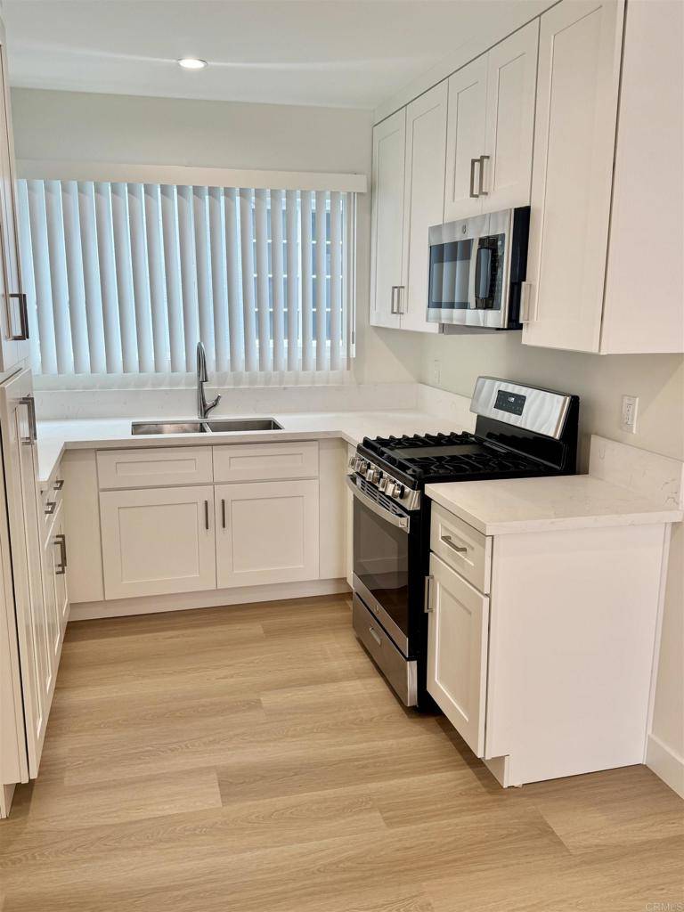 Glendale, CA 91202,1235 N Brand BLVD #3