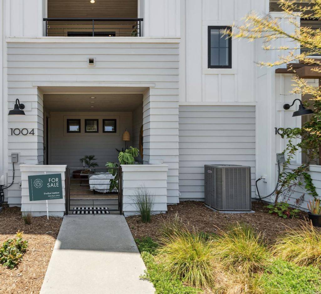 Encinitas, CA 92024,1004 Palmaria CT