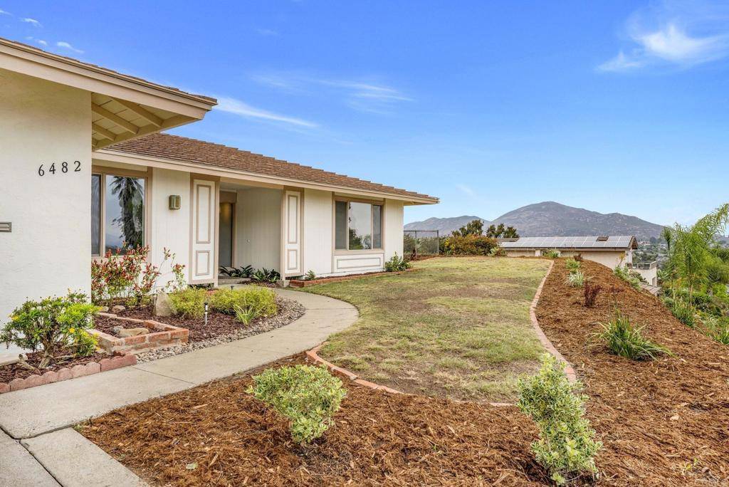 San Diego, CA 92120,6482 Wandermere DR
