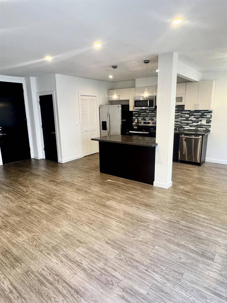 Hollywood, CA 90046,7224 Hillside AVE #25