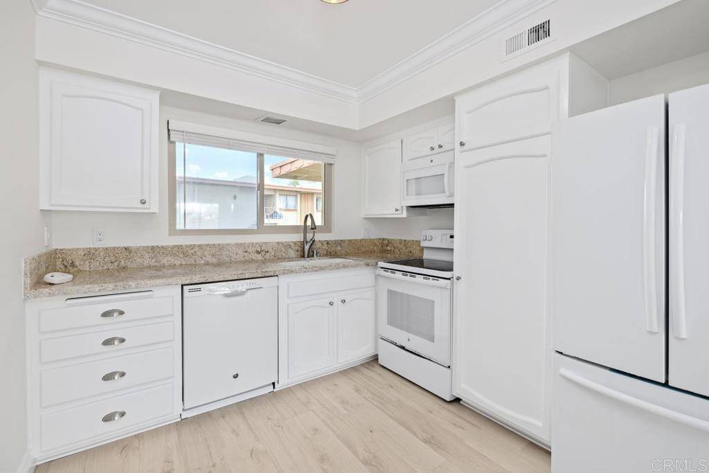 San Diego, CA 92119,6808 Hyde Park DR