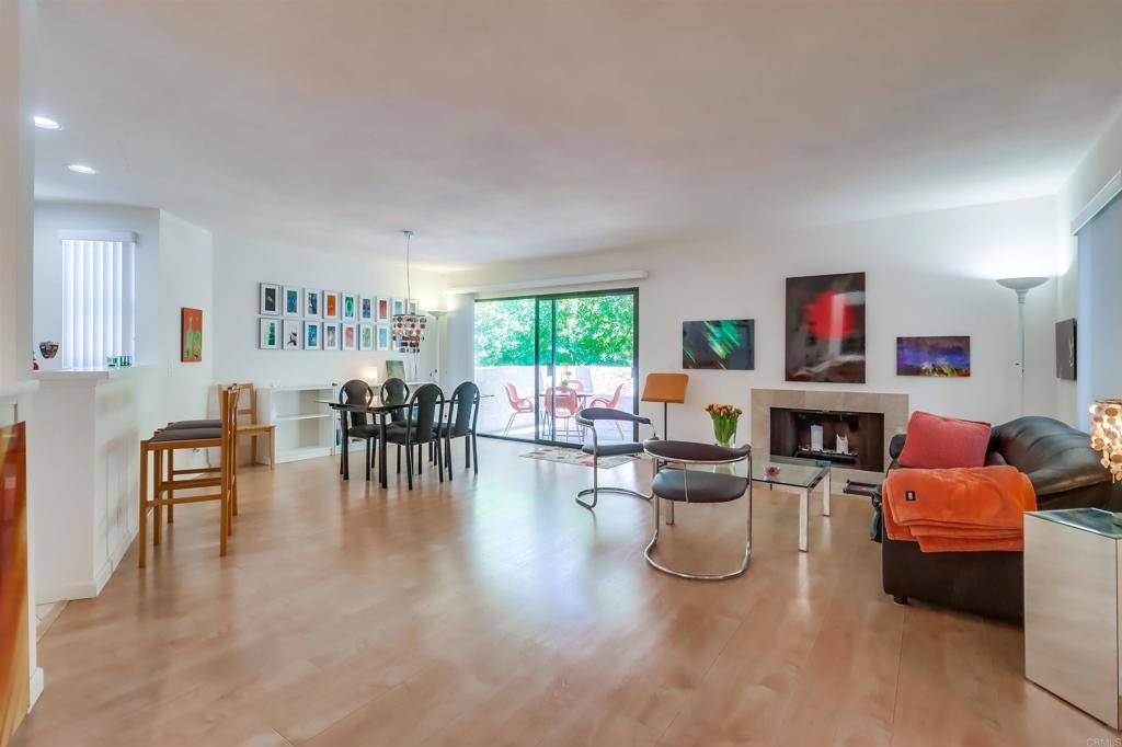 8470 Via Sonoma #31 La Jolla, CA 92037