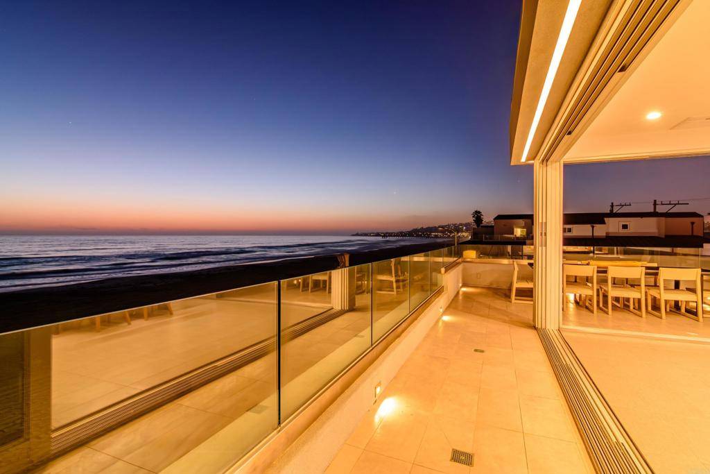 San Diego, CA 92109,3879 Ocean Front Walk