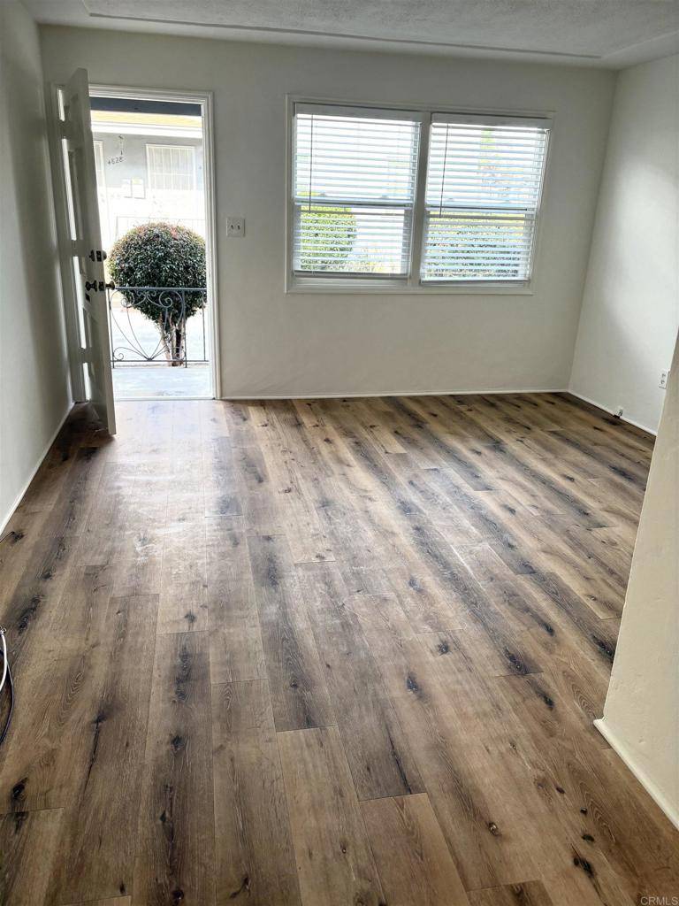 La Mesa, CA 91942,4818 4832 1/2 Palm AVE