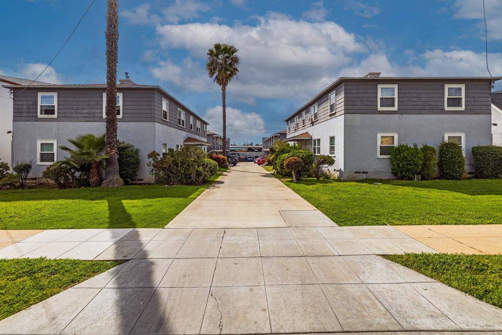 La Mesa, CA 91942,4818 4832 1/2 Palm AVE