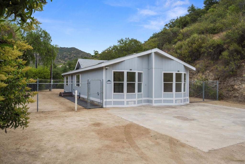 El Cajon, CA 92119,1020 Silverbrook Drive