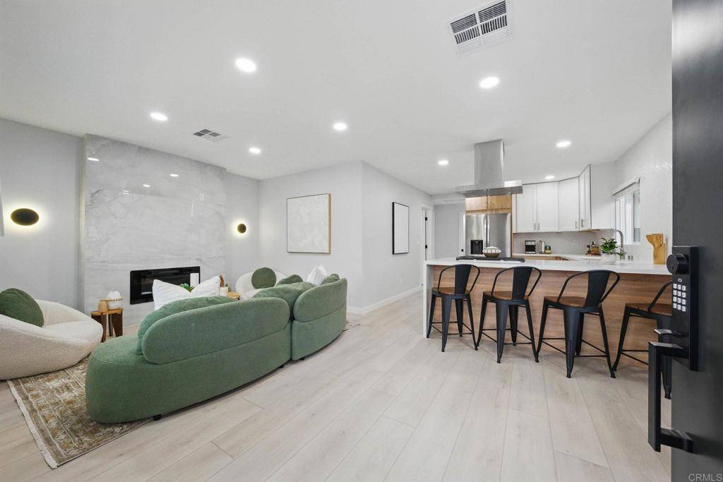 Spring Valley, CA 91977,8806 LAMAR