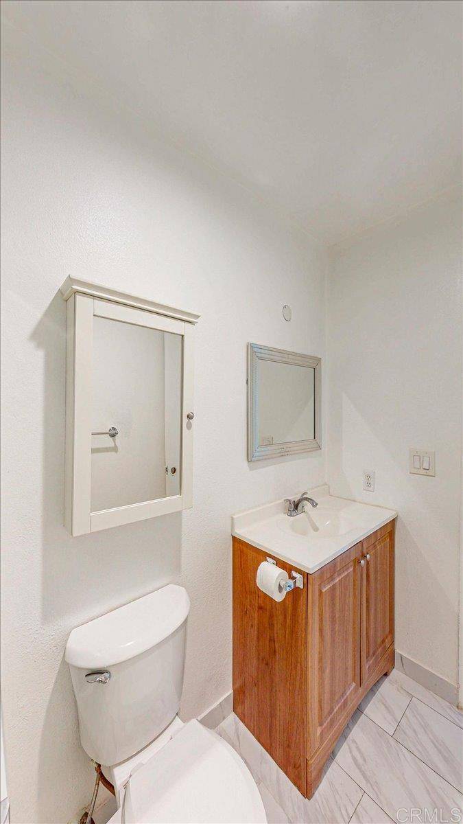 El Cajon, CA 92021,166 N 1St #21