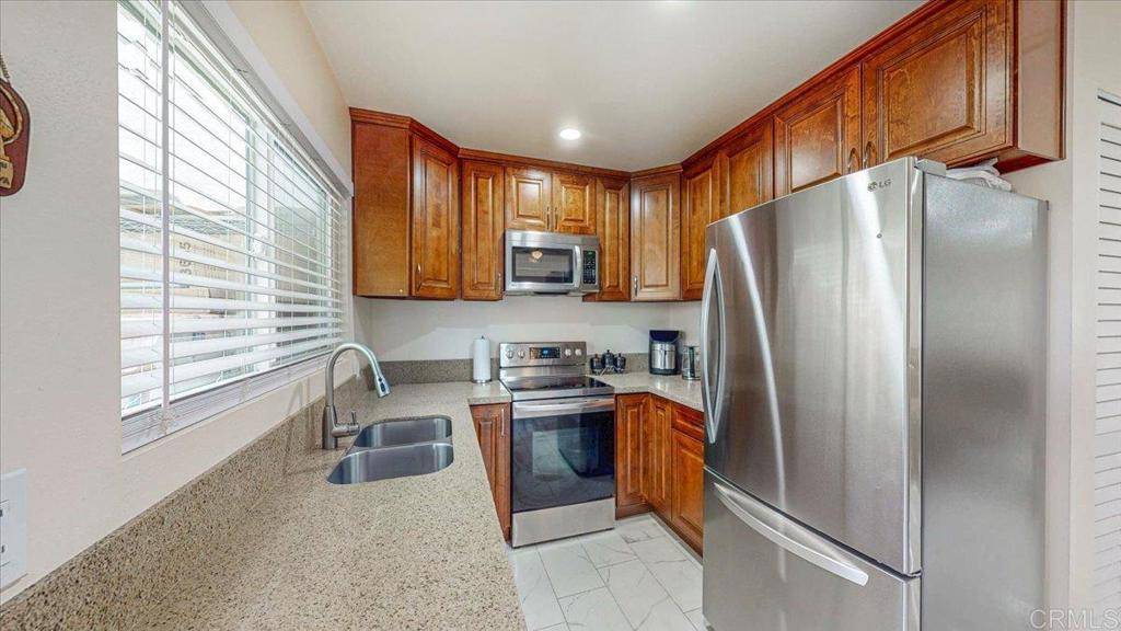 El Cajon, CA 92021,166 N 1St #21