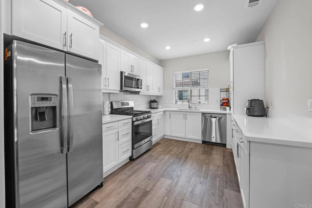 Oceanside, CA 92056,4376 Pacifica Drive #2