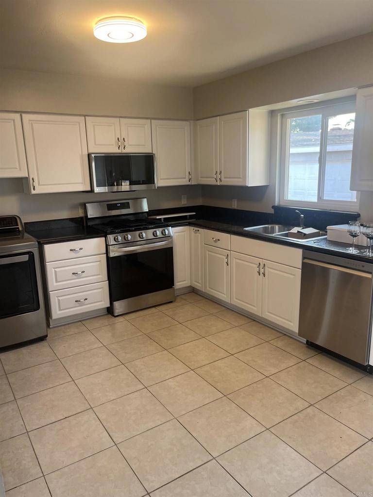 Lemon Grove, CA 91945,7556 San Miguel AVE