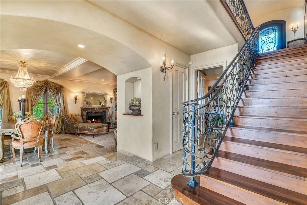 Palos Verdes Estates, CA 90274,2513 Via Olivera