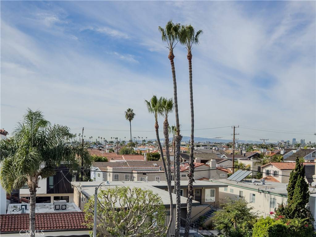 Long Beach, CA 90803,203 Savona Walk #403