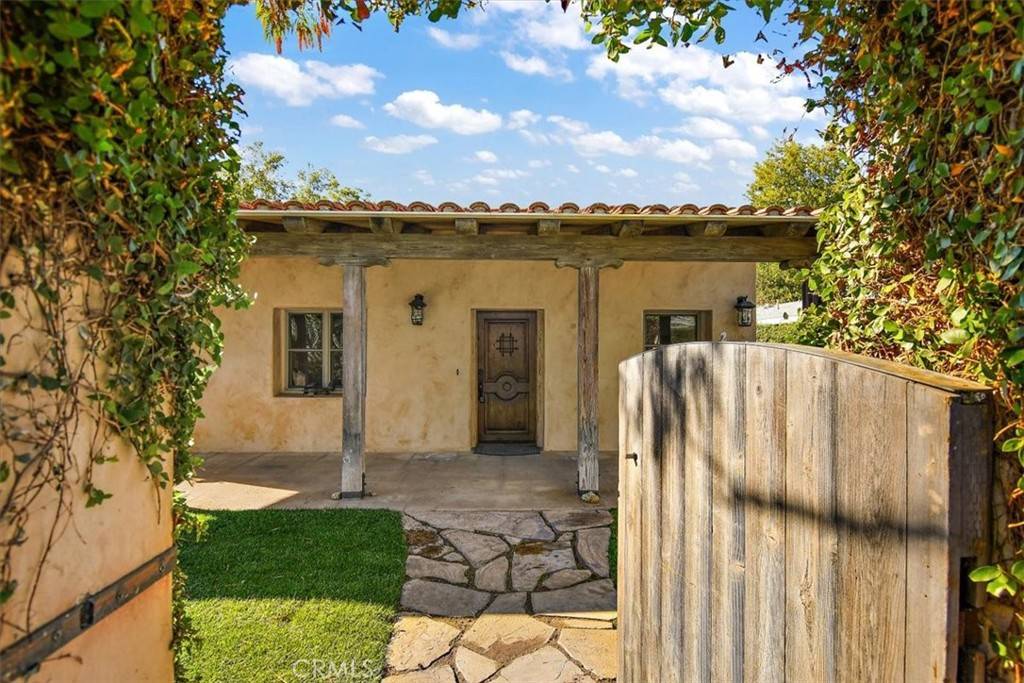Ojai, CA 93023,201 Bald ST