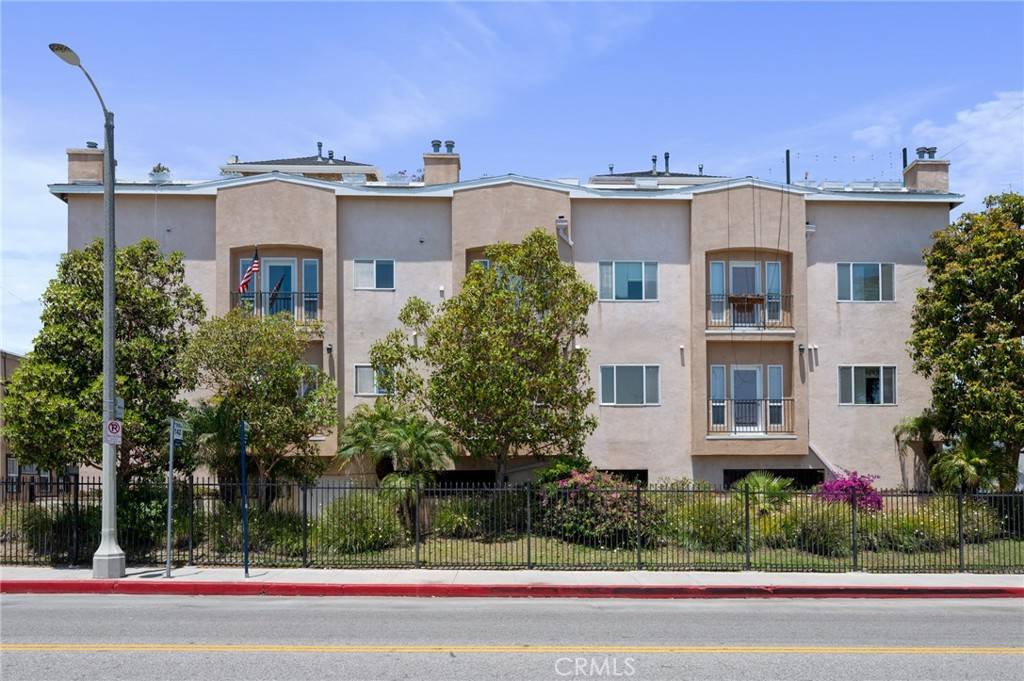 San Pedro, CA 90731,637 S Grand AVE #5