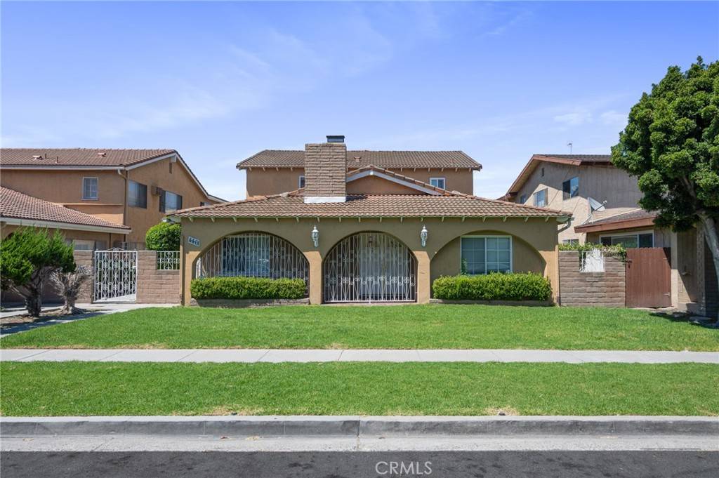 Los Alamitos, CA 90720,4461 Green AVE