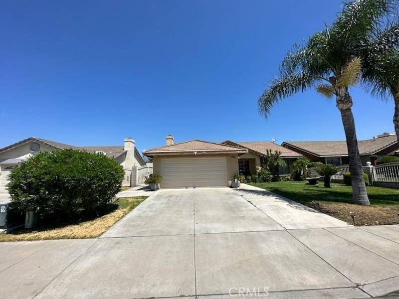 Fontana, CA 92335,14752 Manzanita DR