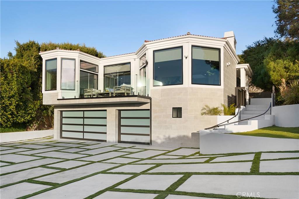 Rancho Palos Verdes, CA 90275,30502 Palos Verdes DR W