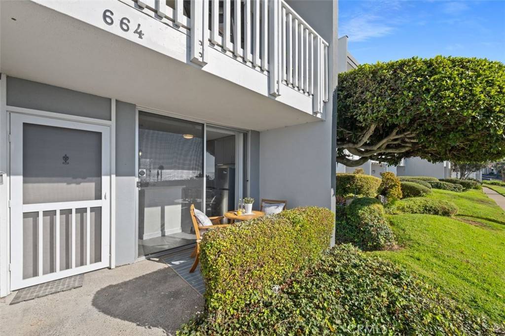 Redondo Beach, CA 90277,664 The Village #290