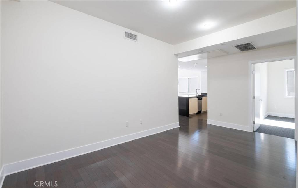 Los Angeles, CA 90025,1700 Sawtelle BLVD #3