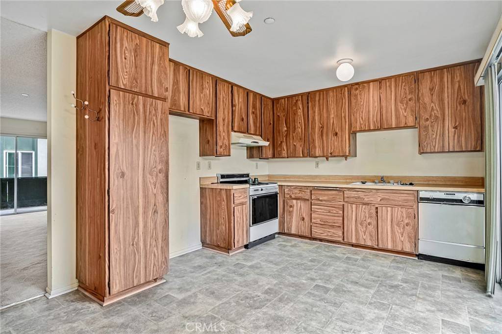 Lake Forest, CA 92630,23282 Orange AVE #7