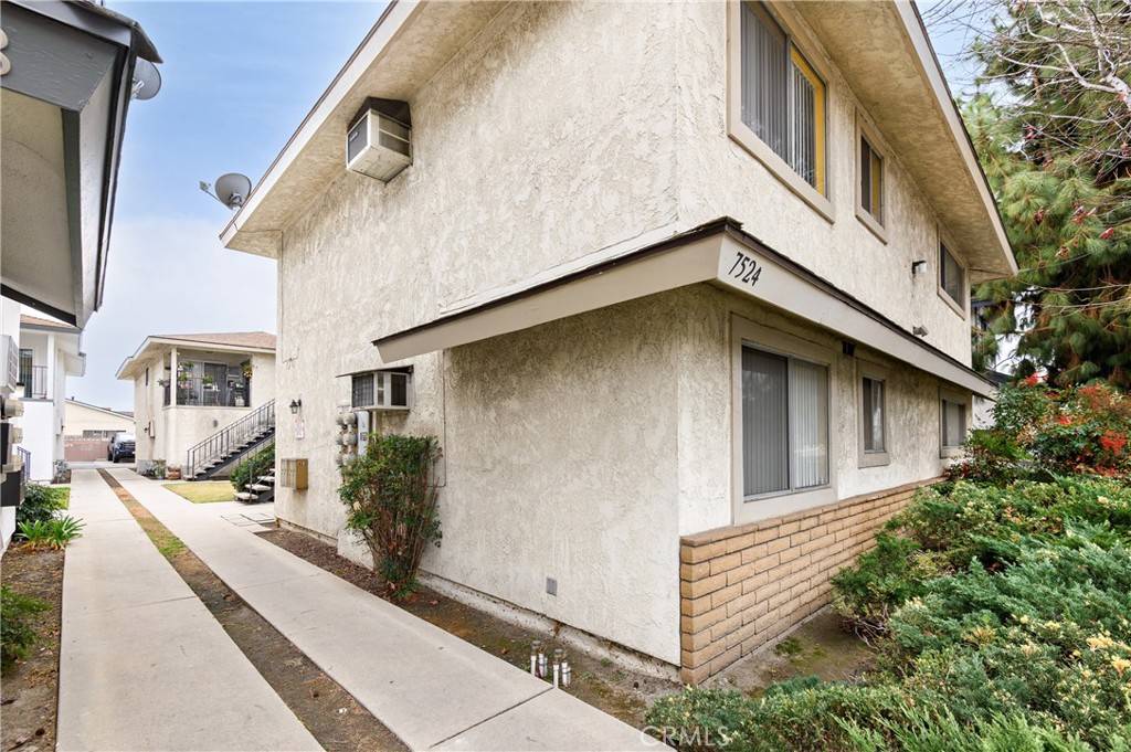 Downey, CA 90241,7524 Stewart And Gray RD