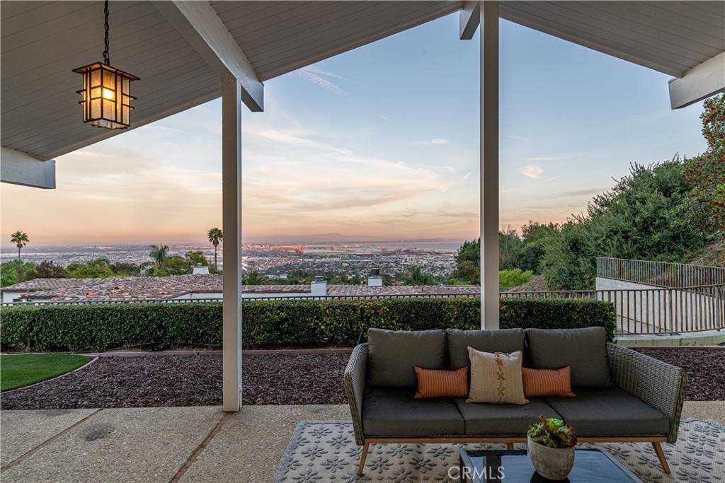 Rancho Palos Verdes, CA 90275,2952 Crownview DR