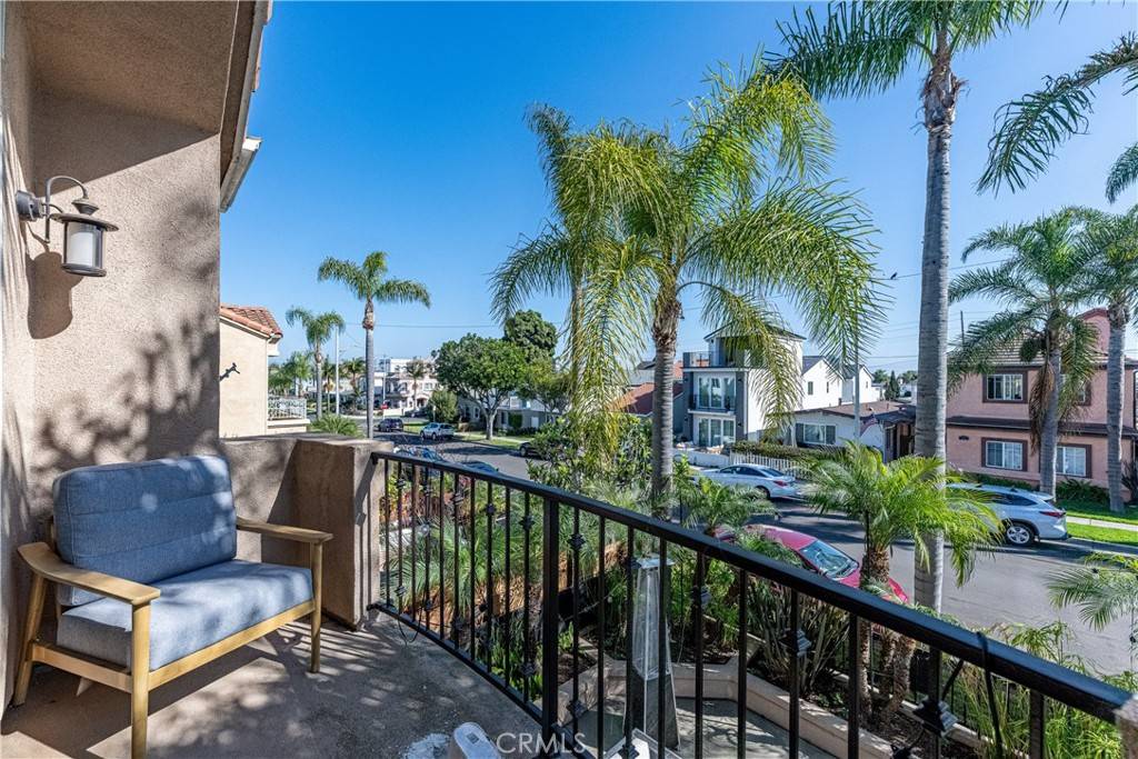 Huntington Beach, CA 92648,905 California ST