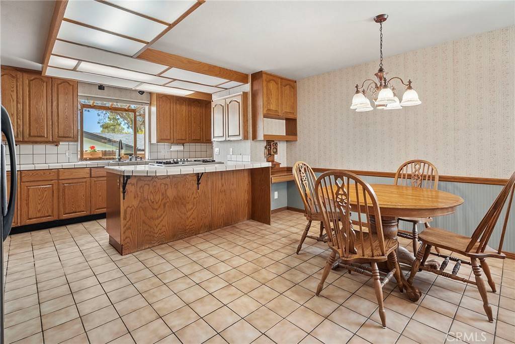 Rancho Palos Verdes, CA 90275,7016 Abbottswood DR