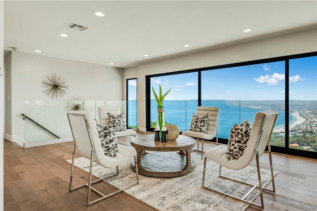 Palos Verdes Estates, CA 90274,880 Via Del Monte