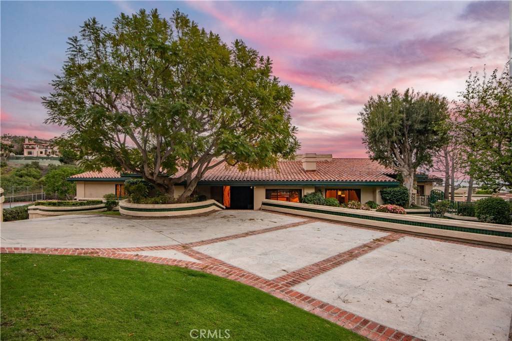 Palos Verdes Estates, CA 90274,940 Paseo La Cresta