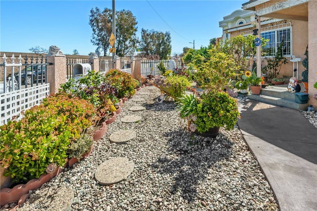Hawthorne, CA 90250,3830 W 118th ST