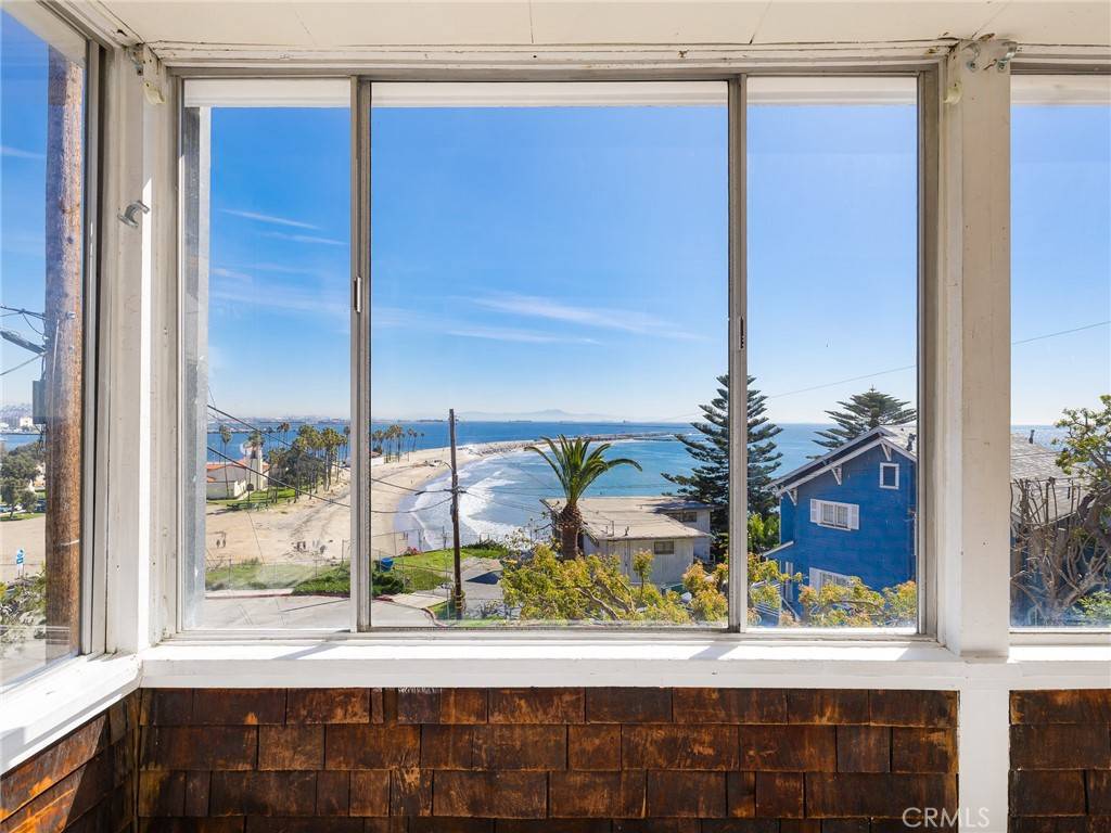 San Pedro, CA 90731,3915 Bluff PL