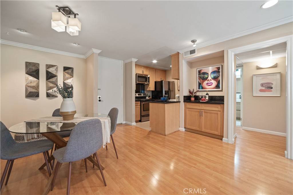 Culver City, CA 90230,8108 Raintree CIR