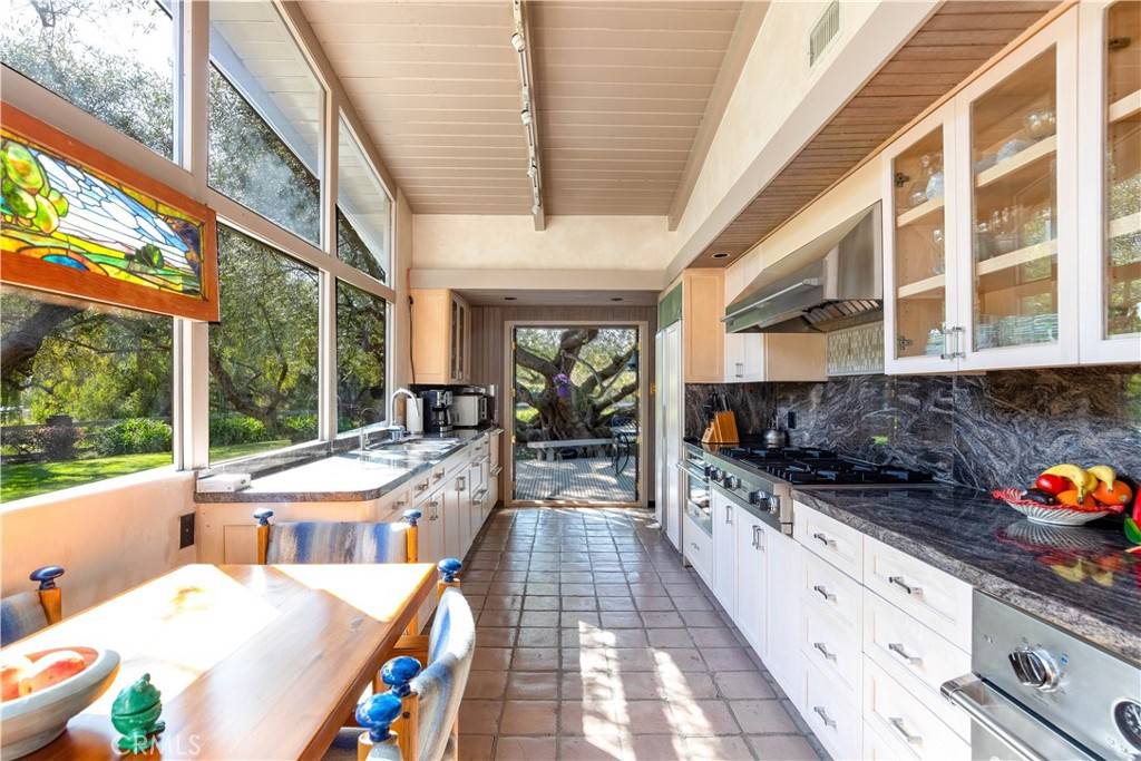 Rancho Palos Verdes, CA 90275,7 Cinnamon LN