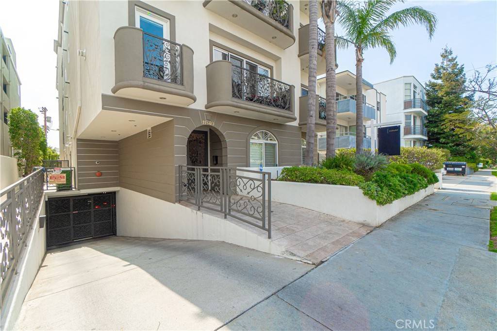 Los Angeles, CA 90049,11840 Dorothy ST #102