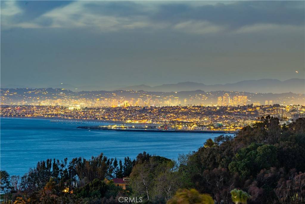 Palos Verdes Estates, CA 90274,541 Via Del Monte