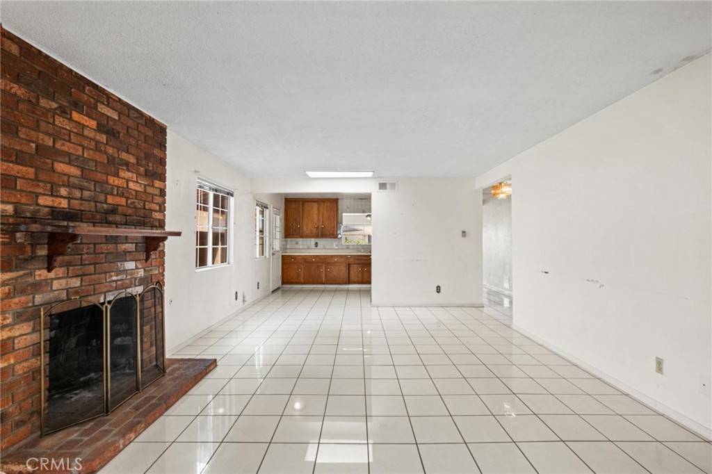 Carson, CA 90745,1639 E 215th PL