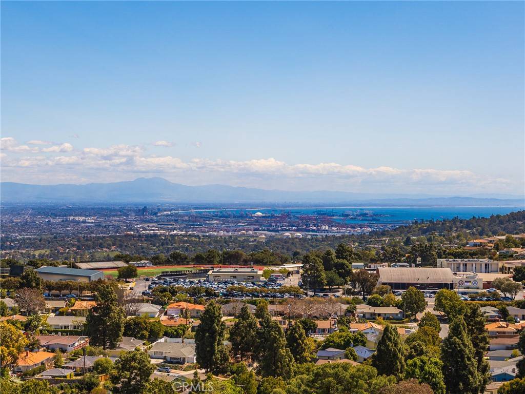 Rancho Palos Verdes, CA 90275,27012 Freeport RD