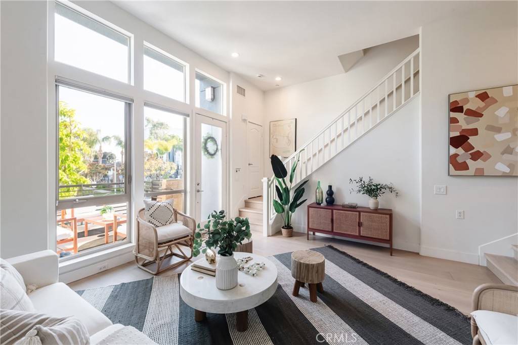 Hawthorne, CA 90250,5405 W 149th PL #4