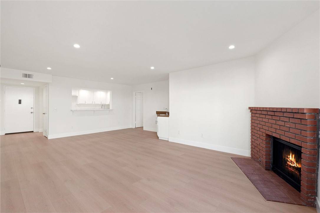 San Pedro, CA 90732,27980 S Western AVE #115