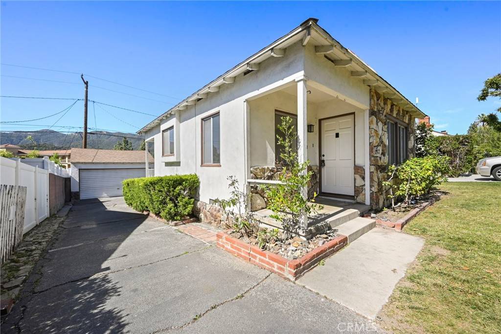 La Crescenta, CA 91214,2912 Mayfield Avenue