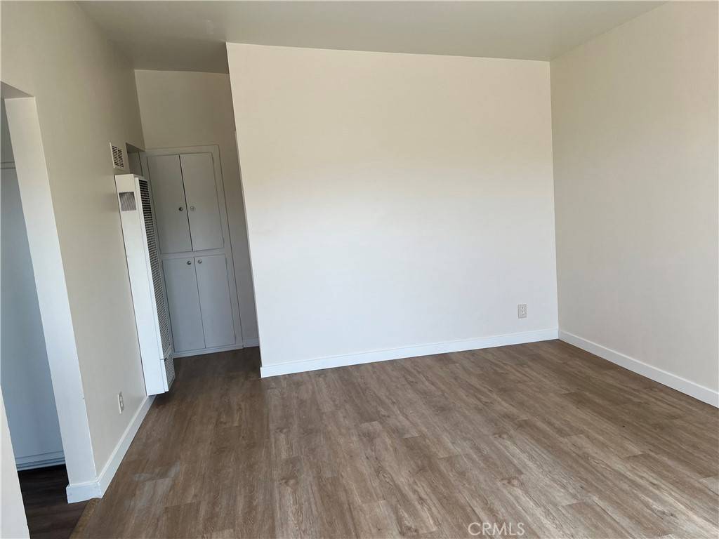 El Segundo, CA 90245,325 1/2 E Oak