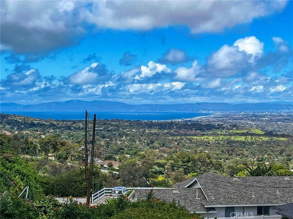 Rancho Palos Verdes, CA 90275,19 Surrey LN
