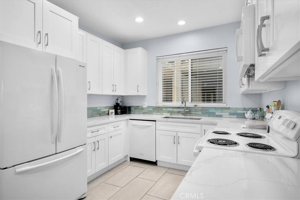 Encino, CA 91316,5216 Yarmouth AVE #106