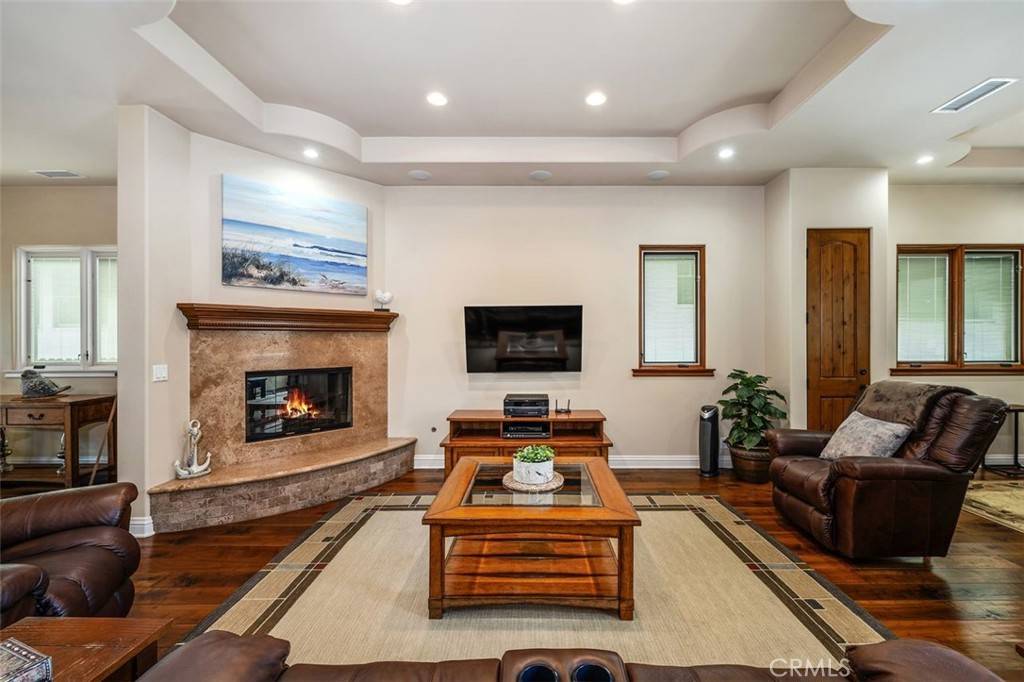 Hermosa Beach, CA 90254,662 25th ST