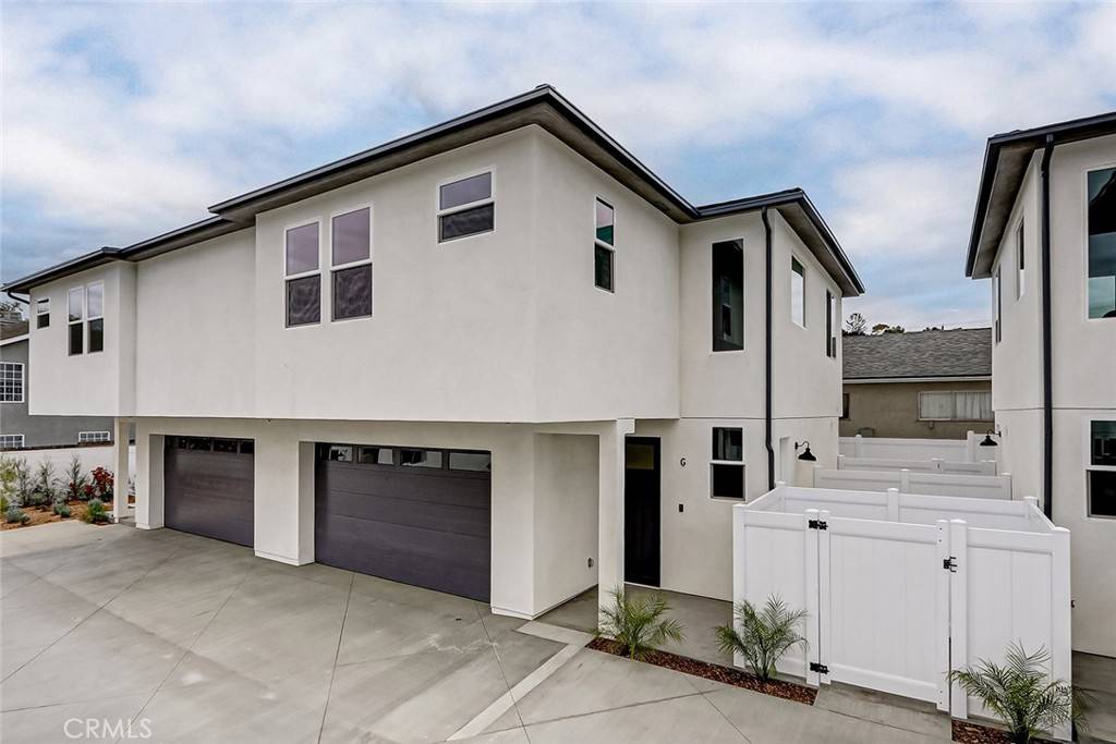 Lomita, CA 90717,26016 Oak ST #G