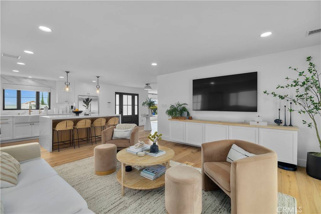 San Pedro, CA 90732,2128 W Paseo Del Mar