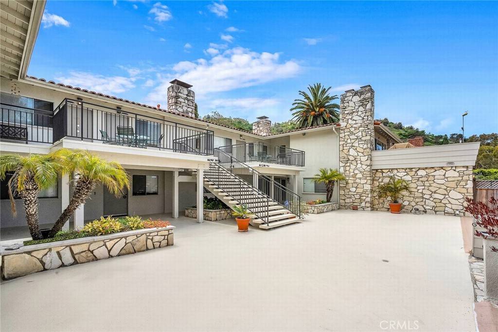 Palos Verdes Estates, CA 90274,2486 Via Campesina